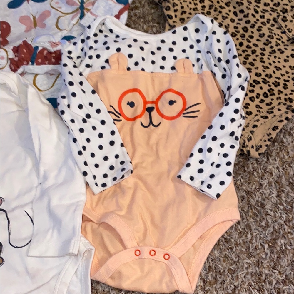 Lot of 5- 18 month onesies - Picture 4 of 6
